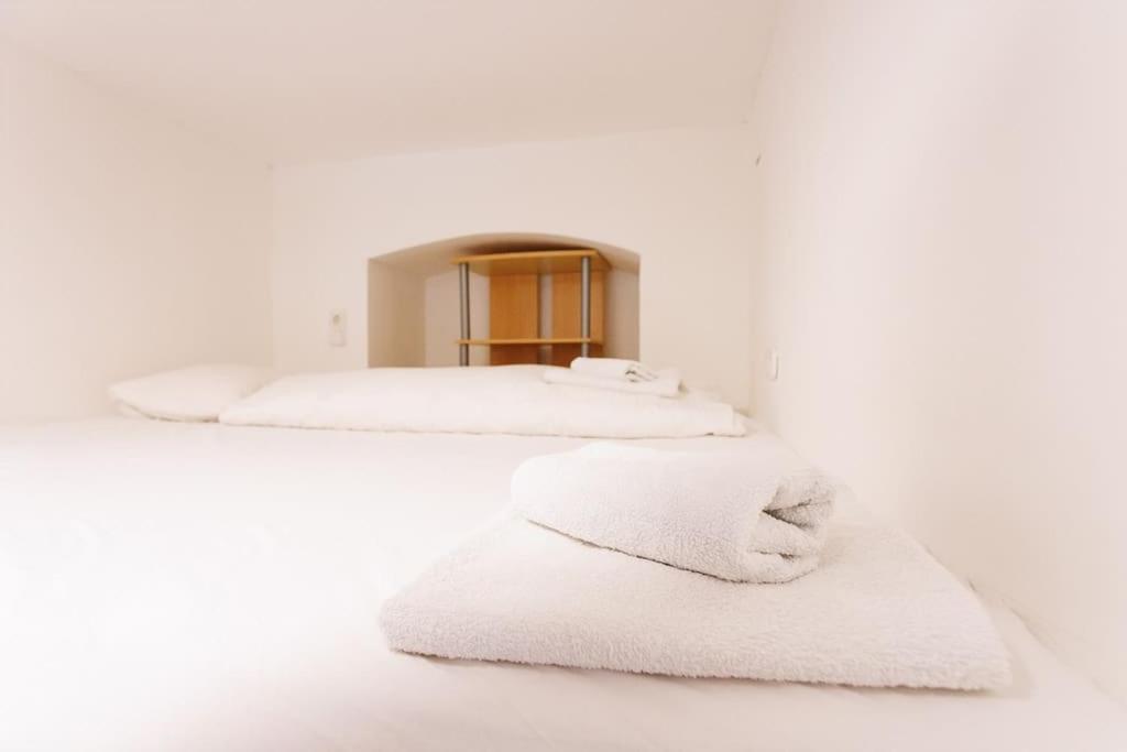 Urban Capsule Apartment - Near Mariahilfer Strasse Vienna Exterior photo